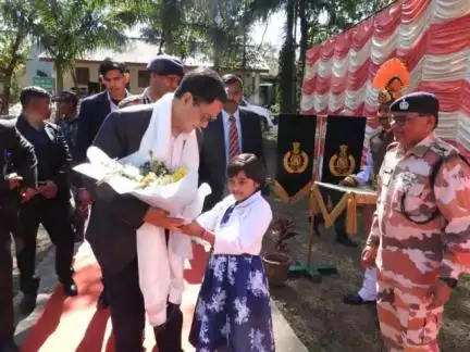 Presentation of bouquet to Chief Guest at Rozgar Mela Itanagar
