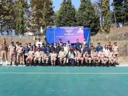 Group photo with candidates and team ITBP at Rozgar mela Itanagar.