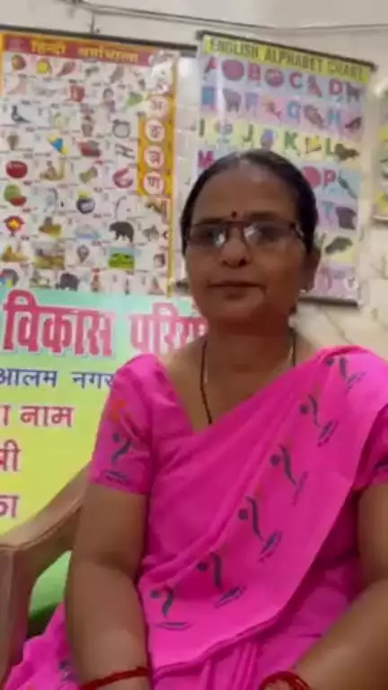 Ms. Manju, an Anganwadi worker from Premnagar, Alampur , sends her thanks to Prime Minister #narendramodi for providing health schemes like #AyushmanBharat. #pibindia #mib_india #PIBLucknow