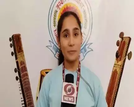 Listen to the voices of change! 📢

Students of Kurukshetra University express their enthusiasm to participate in the democratic process for the 1st time. Join their movement and pledge to vote for the nation.