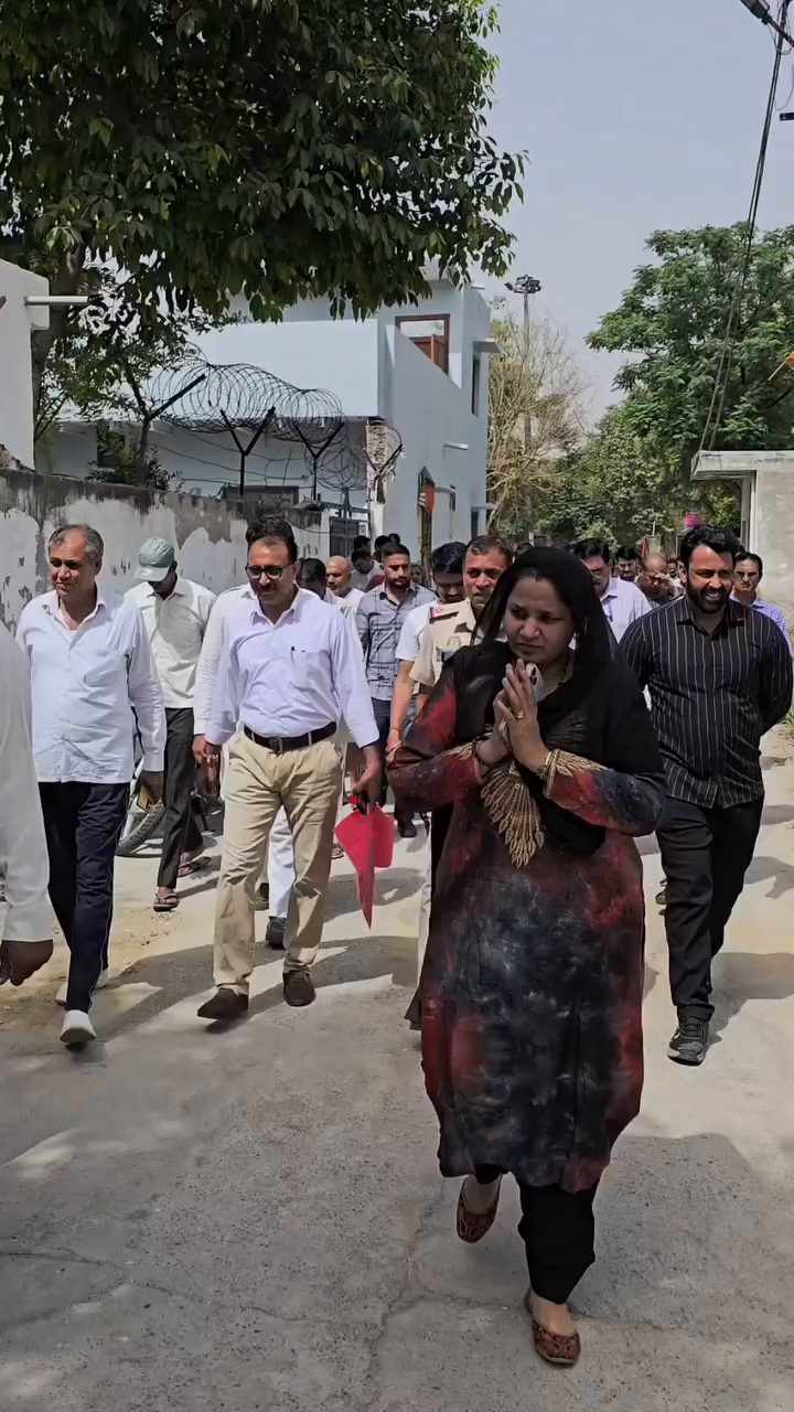 नजफगढ़: गाँव सुरहेड़ा, ऊजवा, मुढेला व बाकरगढ़ दौरा, जन समस्याओं के समाधान हेतु दिशा-निर्देश दिए।